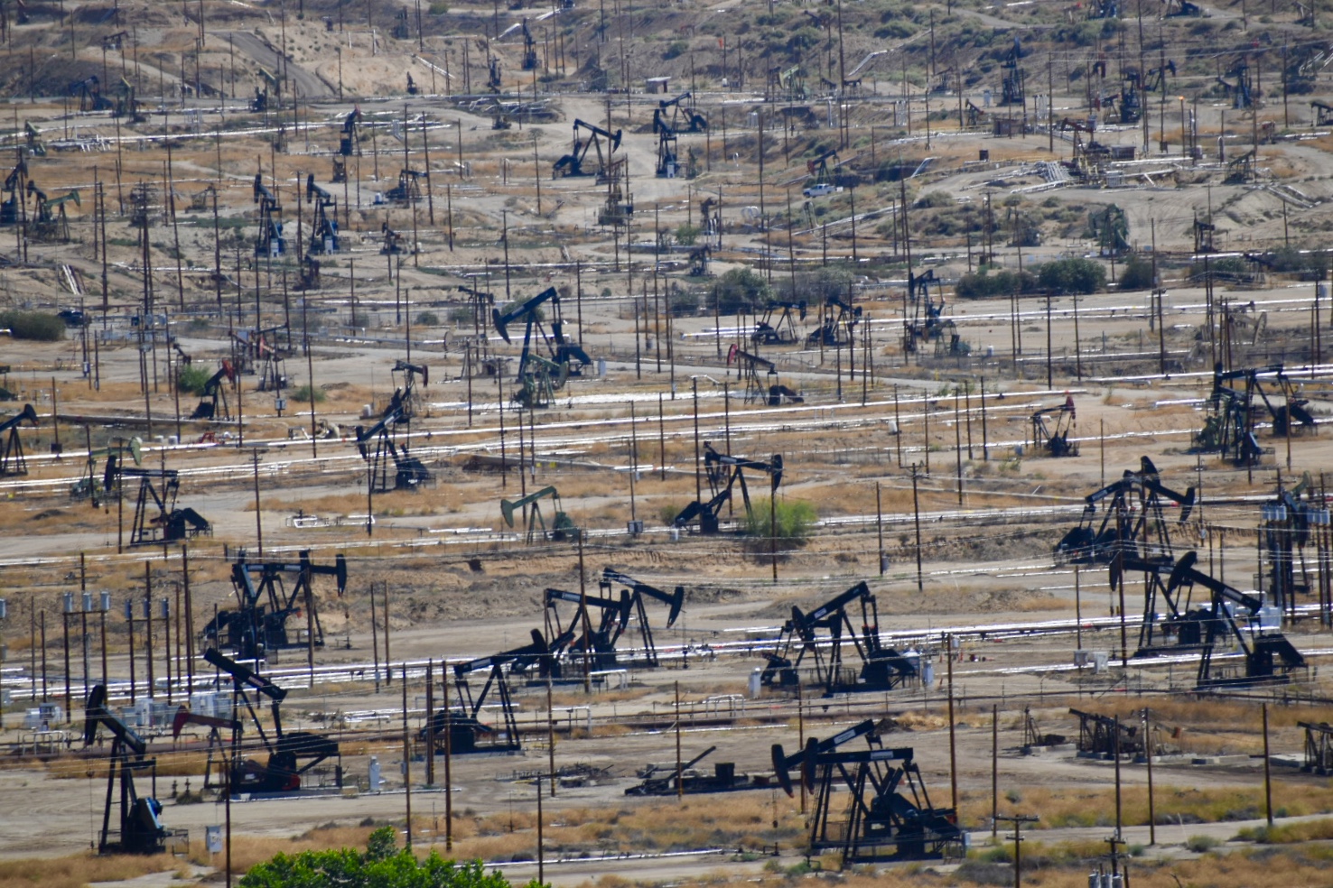 The Oil Well Next Door: California's Silent Health Hazard - Yale E360, image size:1476x984