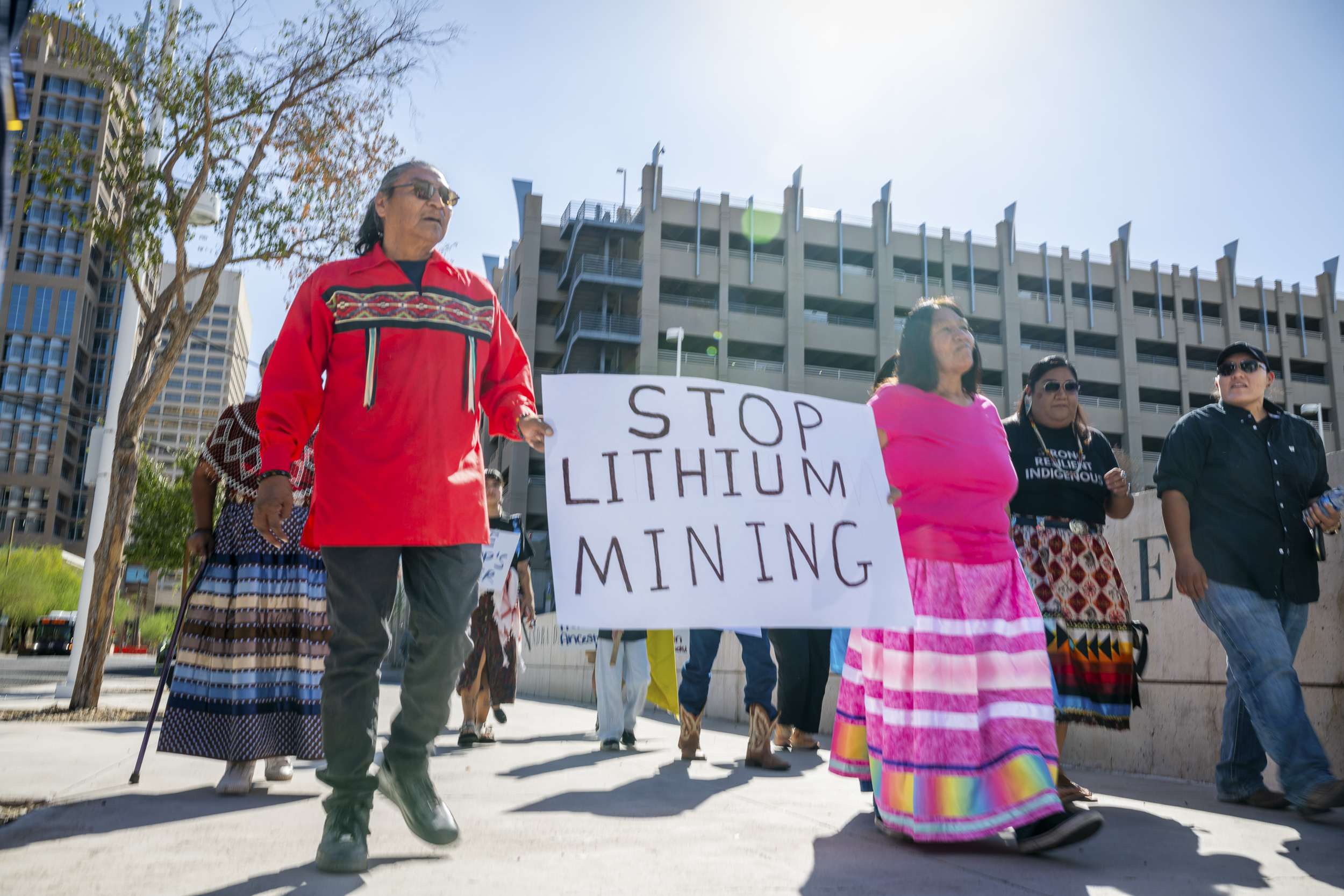 ヤコブハル　jacob hull バングル　surr by laila Will exploratory lithium mining continue near a sacred hot spring