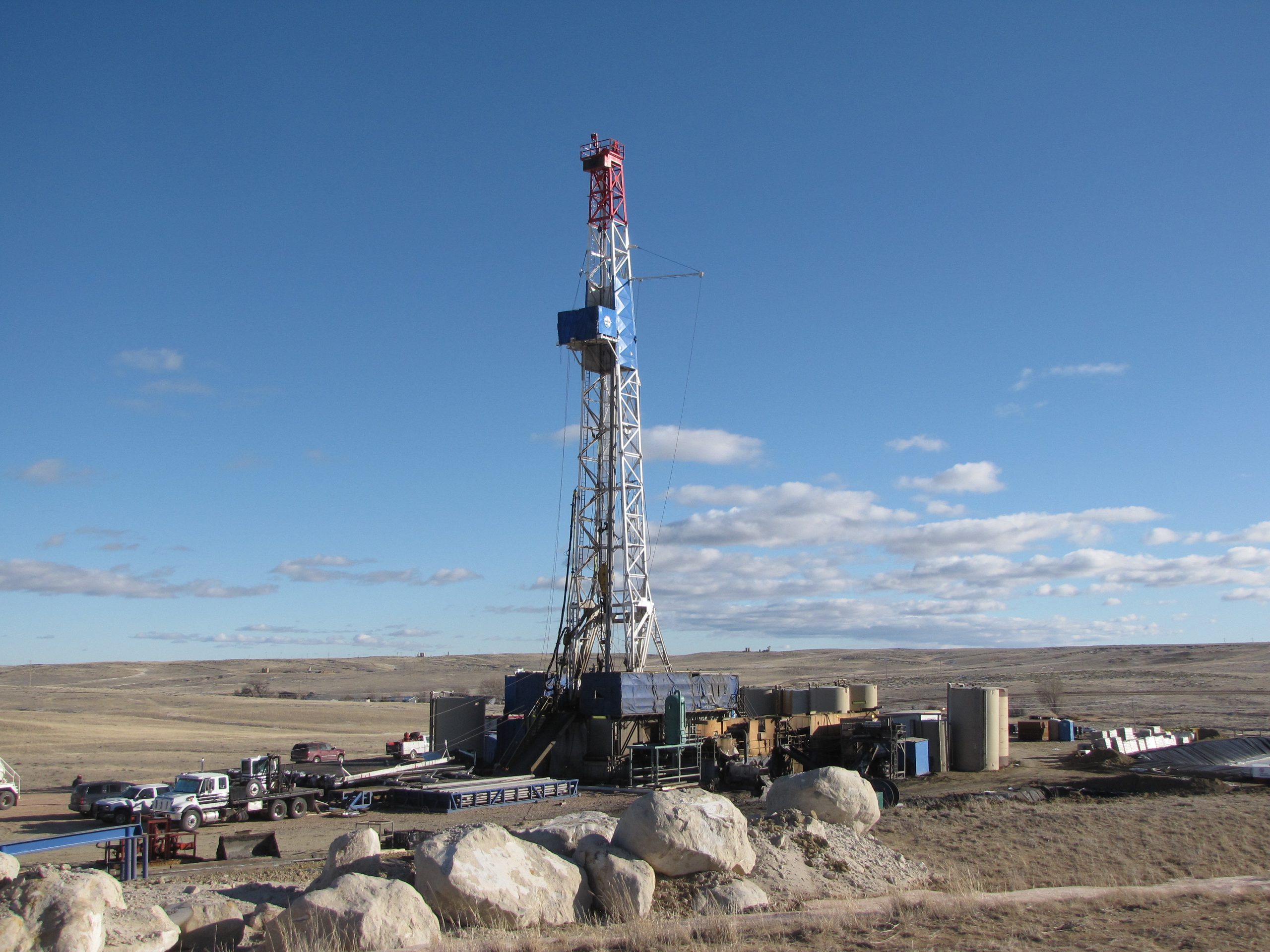 Emails show Interior delivered new drilling permits for Burgum's billionaire ally - High Country News